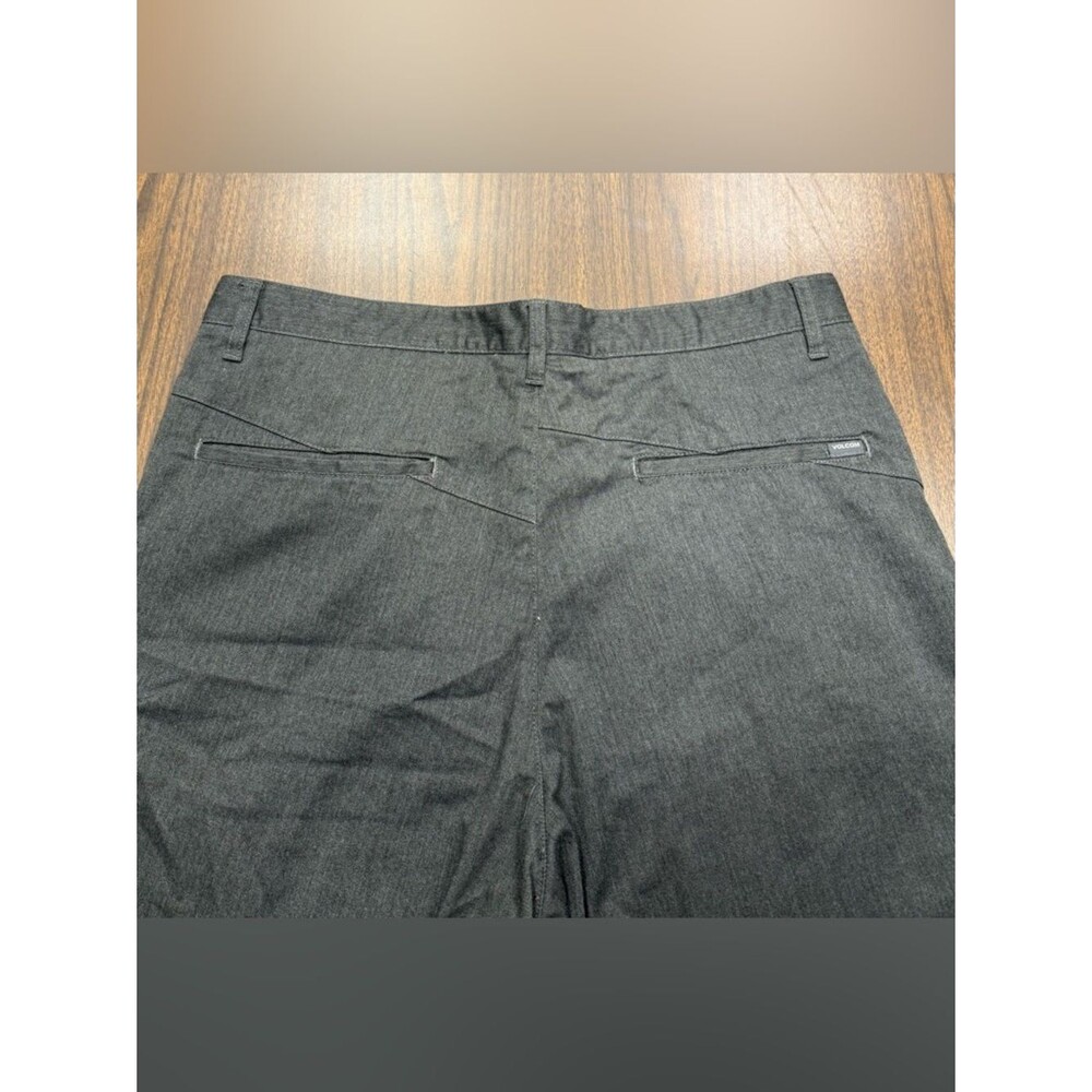 Volcom Men's Dark Gray Flat Front Chino Shorts Size 36 - Picture 11 of 11